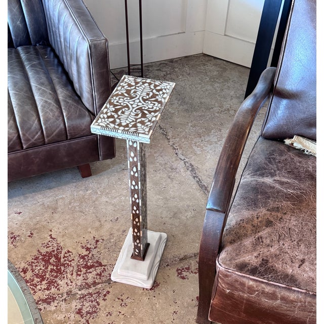 Vintage Damascus Mother-of-Pearl Inlay Pedestal Side Table With Natural Marble Base For Sale In Los Angeles - Image 6 of 9