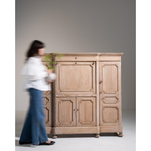 Wood 19th Century Fine French Oak Secretary Cabinet For Sale - Image 7 of 18