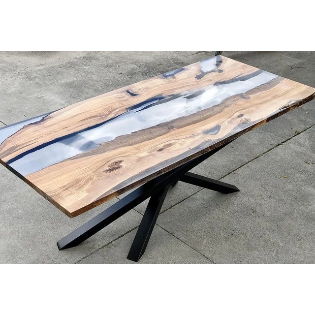 Come si crea qualcosa di unico? Sì certo, si punta ad un elemento non riproducibile, ne da chi lo ha realizzato, ne da...