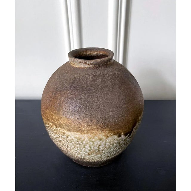 Japanese Shigaraki Jar for Ikebana by Shiho Kanzaki For Sale - Image 12 of 13