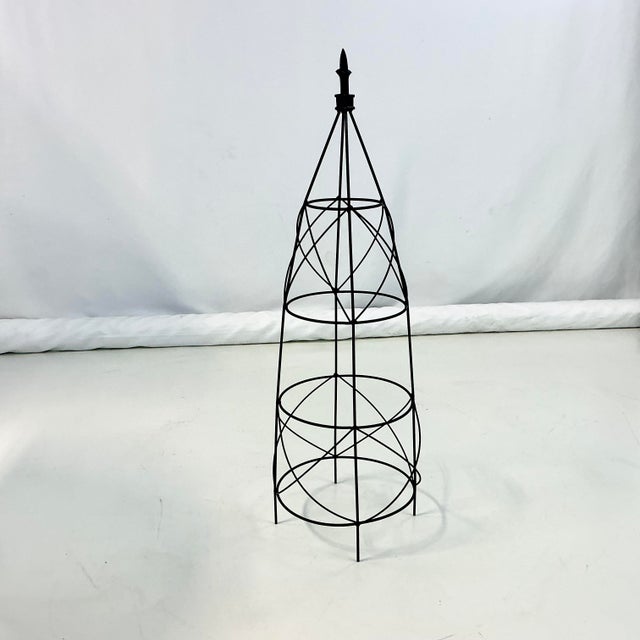 1980s Vintage French Art Deco Fleur De Lis Garden Topiary Trellises Frame. For Sale - Image 6 of 12