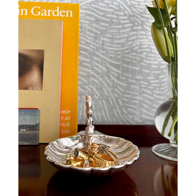 English Vintage Seba English Silver-Plated Figural Squirrel Scallop Shell Nut Dish & Trinket Tray For Sale - Image 3 of 7