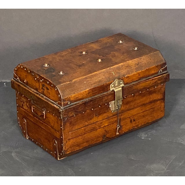 English English Toleware Tin Trunk With Faux Wood Finish and Brass Accents For Sale - Image 3 of 15