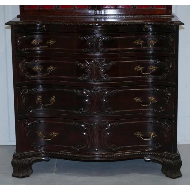 Red George III Thomas Chippendale Hardwood Bookcase on Serpentine Chest Drawers For Sale - Image 8 of 18