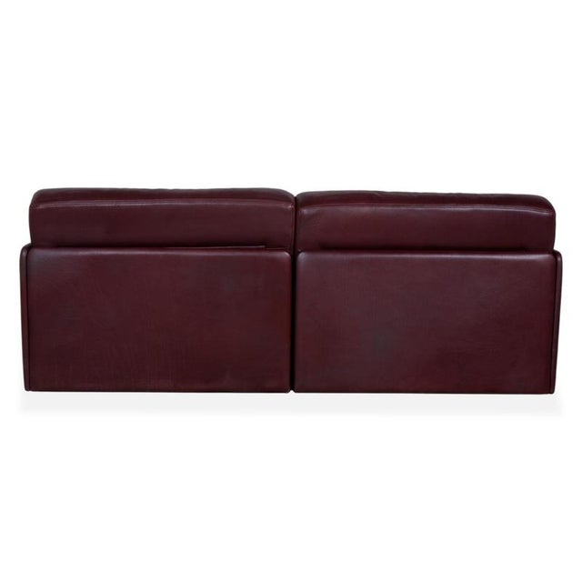 Leather Two-Seater Red Bordeaux Manual Function DS-76 Sofa from de Sede For Sale - Image 11 of 13