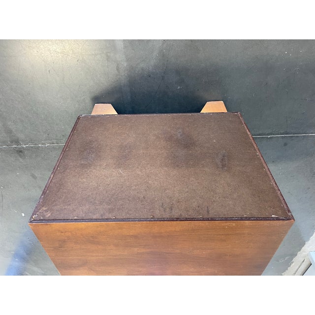 Vintage Dillingham Walnut Nightstand / Two Drawer MCM Side Table For Sale - Image 9 of 12