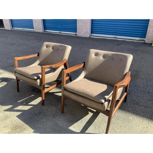 Modern Walnut Mid Century Style Lounge Chairs in Gray Leather. - Pair For Sale In San Diego - Image 6 of 6