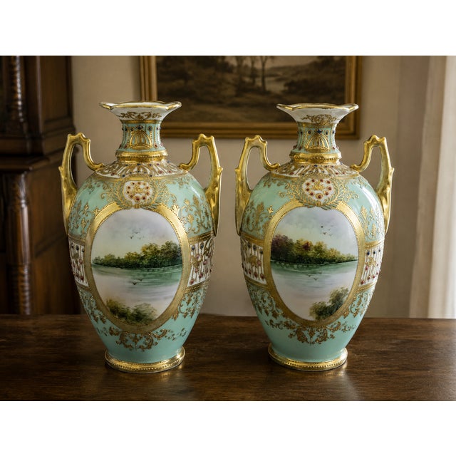 MEASUREMENTS: Single: Height: 25 cm; Width: 15 cm; Depth: 13 cm; Total weight of the pair: 1.858 kg Item : A magnificent...