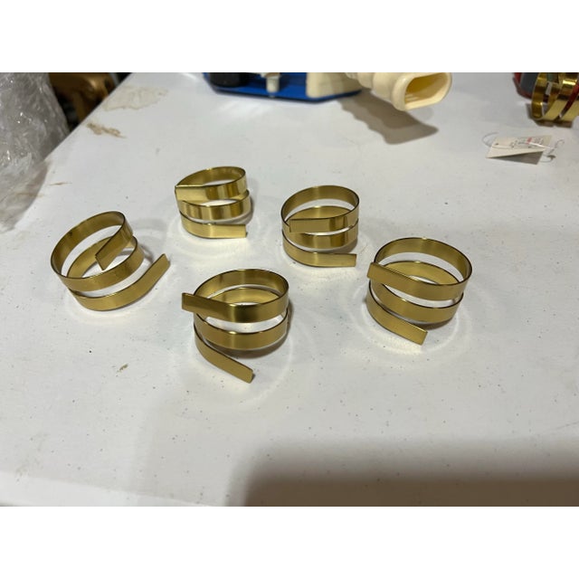 Contemporary 1970s Collection of Small Brass Spiral Napkin Rings- Set of 5 For Sale - Image 3 of 7