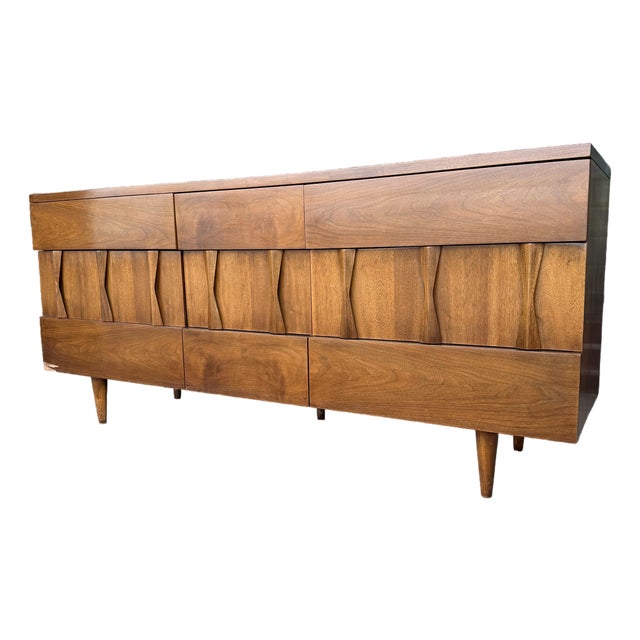 American of Martinsville Mid Century Dresser / Credenza For Sale