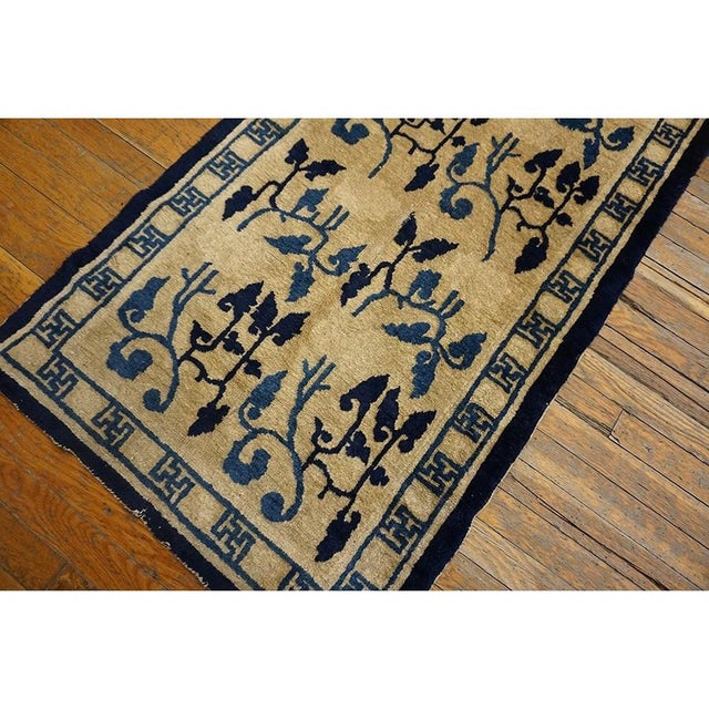 1930s 1930s Beige Field Foliate Modern Deco Antique Chinese Peking Rug Hallway Runner For Sale - Image 5 of 10