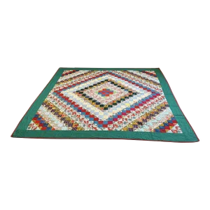 Early 20th Century American Quilt in the 'Trip Around the World' Pattern