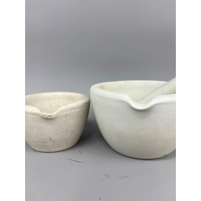 Early 20th Century 1930s Standard Trenton Porcelain Apothecary Mortars With No. 3 Pestle — Set of 3 For Sale - Image 5 of 5