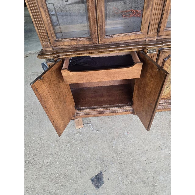 Mid 20th Century Stanley Burl Walnut & Marquetry China Cabinet Display Hutch For Sale - Image 6 of 9