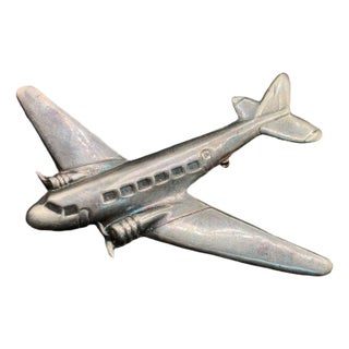 1930s World War II Sterling Silver Dc-3 Airplane Pin For Sale
