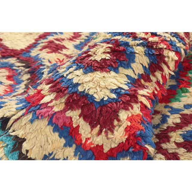 Vintage Azilal Boucherouite Moroccan Rug, 04'07 X 08'02 For Sale In Dallas - Image 6 of 10