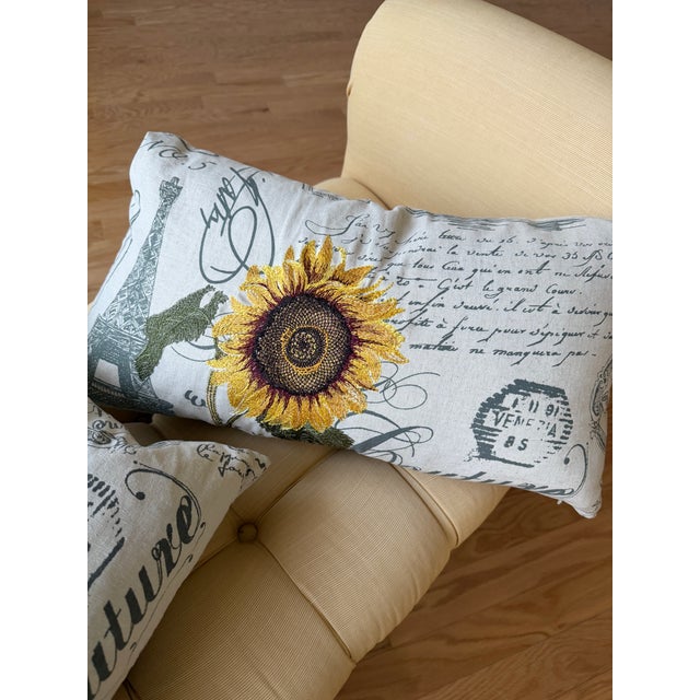 Textile Beautiful Cream Yellow Chesterfield Settee For Sale - Image 7 of 12