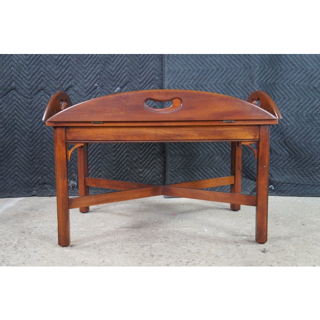 1970s Attributed to Pennsylvania House English Chippendale Cherry Butlers Tray Coffee Cocktail Table For Sale - Image 10 of 11