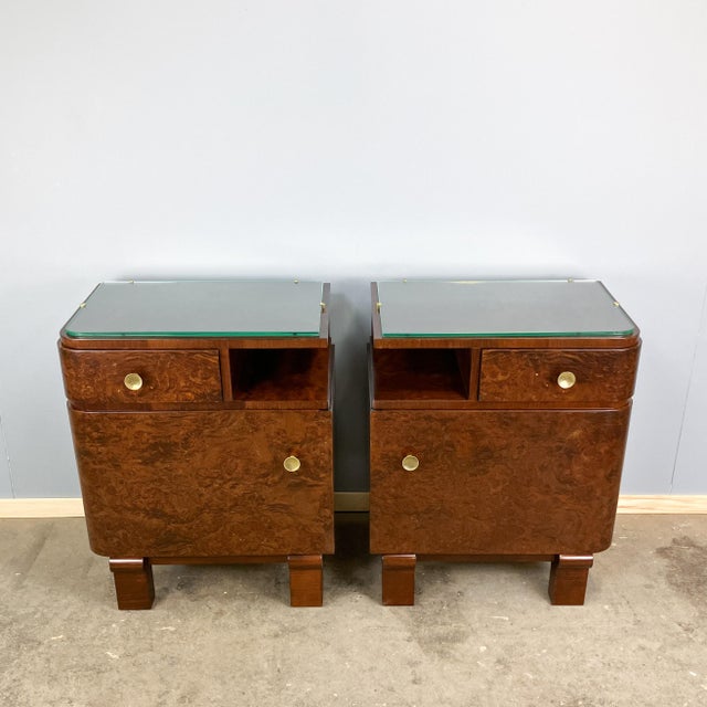 Art Deco Bedside Tables in Burl Wood with Glass Top, 1930s, Set of 2 For Sale - Image 6 of 18