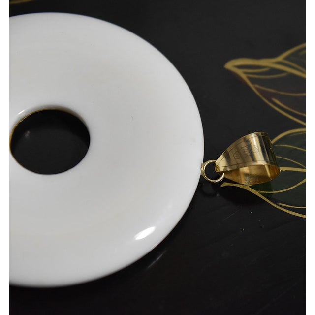 Large Medallion 14k White Chalcedony Pendant For Sale - Image 11 of 14