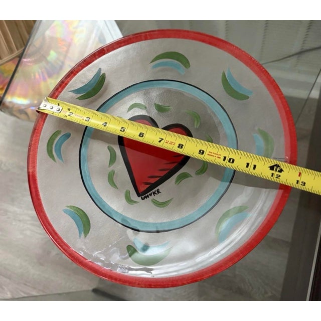 Art Deco 1970s Kosta Boda Signed Ulrica Hyman Vallien Hand Painted Heart Plate & Bowl For Sale - Image 3 of 9