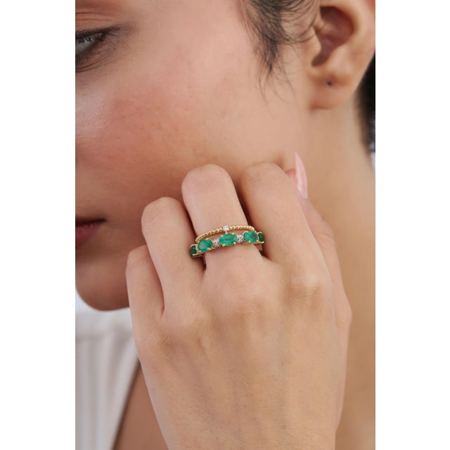 Green Vintage-Style 2.18ct Oval Emerald & Diamond Double Band Ring in 14k Gold Size 8 For Sale - Image 8 of 18