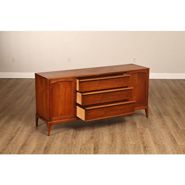 Mid-Century Modern Lane Rhythm Mid Century Walnut Sideboard For Sale - Image 3 of 18