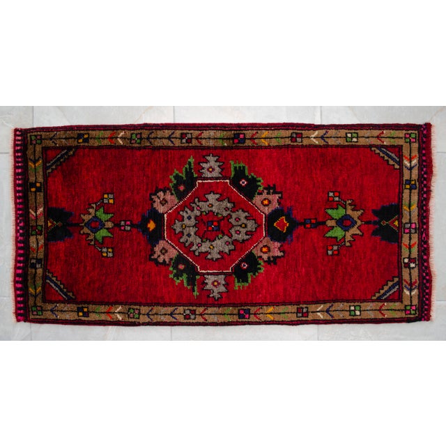 Hand Knotted Small Turkish Rug. Organic Wool 1960's Entryway Decor DoorMat, Accent Rug - 21'' X 45'' For Sale - Image 9 of 12