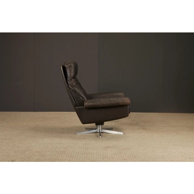 Brown De Sede Ds-31 Swivel Chair in Hand-Stitched Dark Brown Leather Switzerland 1970s For Sale - Image 8 of 16
