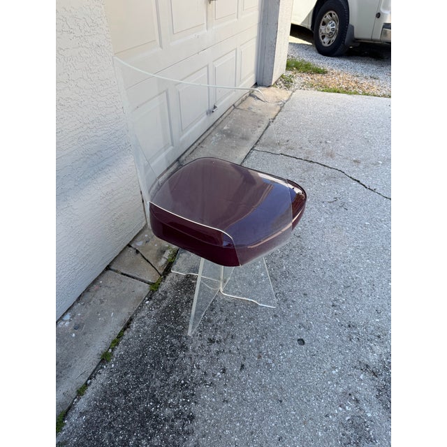 Vintage Hollywood Regency Sculptural Lucite Swivel Dining Chairs With Burgundy Seats – Set of 4 For Sale - Image 11 of 12