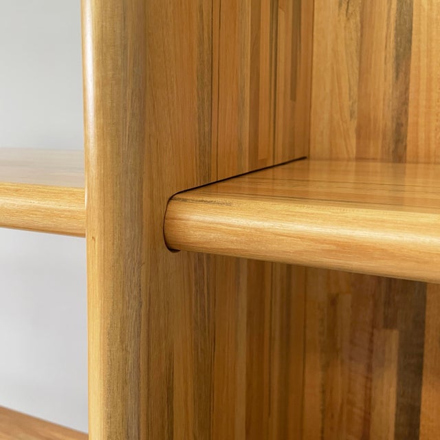 Italian Bookcase in Wood of Different Shades from Pools Shop, 1980s For Sale - Image 9 of 18