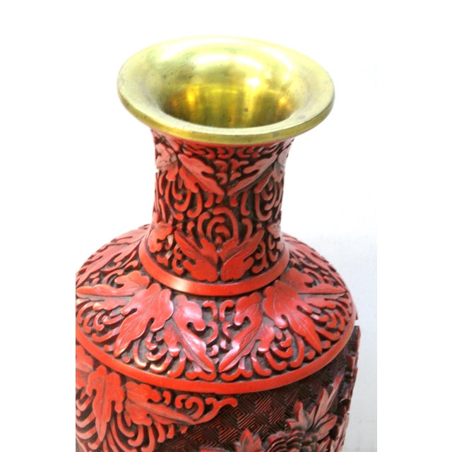 1980s Floral Cinnabar-Style MCM Asian Revival Style Molded Baluster Vase For Sale - Image 9 of 18