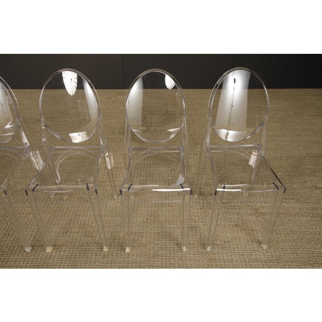 Modern Kartell Victoria Ghost Chairs Clear Philippe Starck Acrylic Dining Chairs - Set of 5 (New Old Stock) For Sale - Image 3 of 16