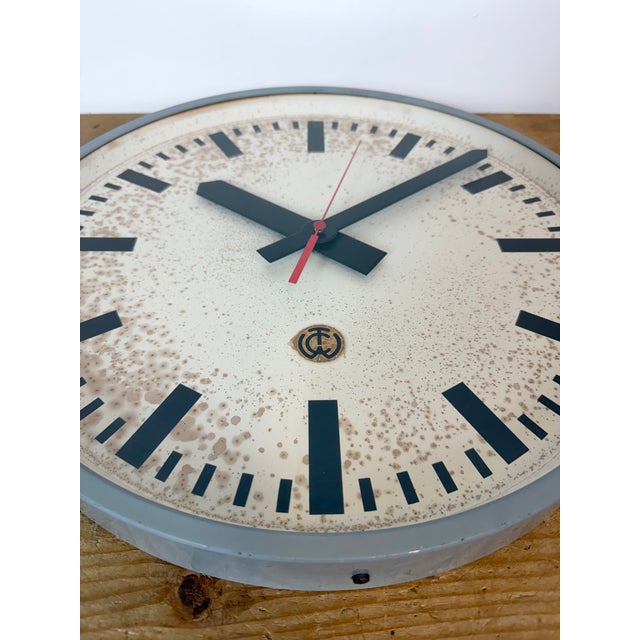 Large Grey Industrial Station Wall Clock from CTW, 1960s For Sale - Image 14 of 18