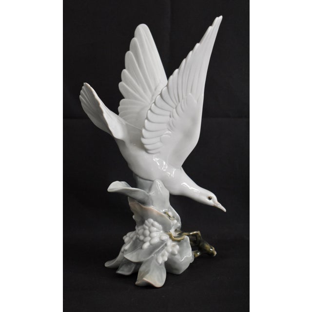 Lladro Turtle Dove Figurine 4550 Glossy Porcelain White Bird Spain Vintage For Sale In Philadelphia - Image 6 of 14