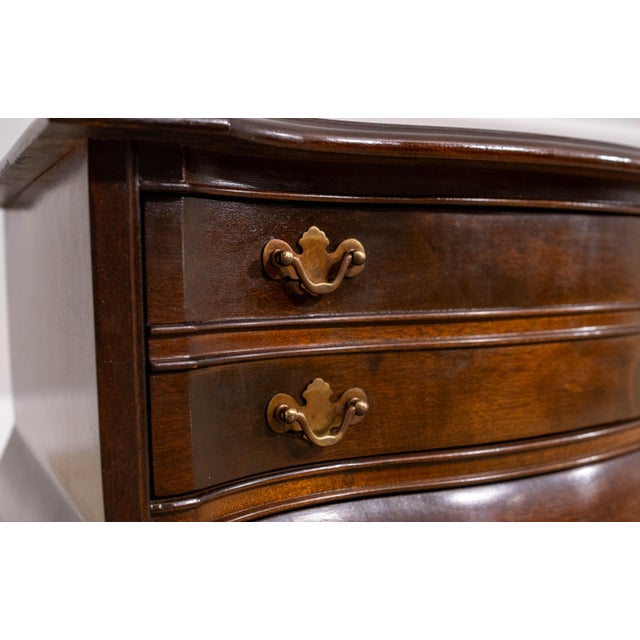 1980s Boston Style Kettle Base Small Mahogany Accent Chest For Sale - Image 12 of 15