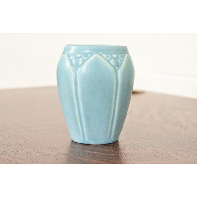 A gorgeous antique Arts & Crafts period glazed ceramic art pottery vase By Rookwood Pottery USA, 1937 Glazed ceramic, in a...