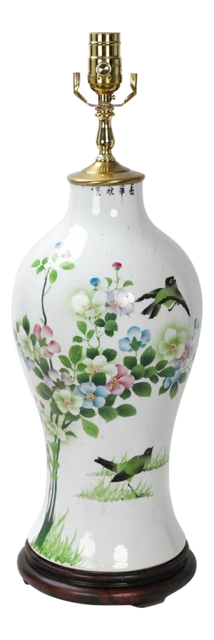 Vintage Family Rose Vase Lamp