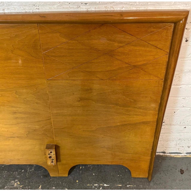 King Size Mid-Century Modern Bow-Shaped Headboard For Sale In New York - Image 6 of 8