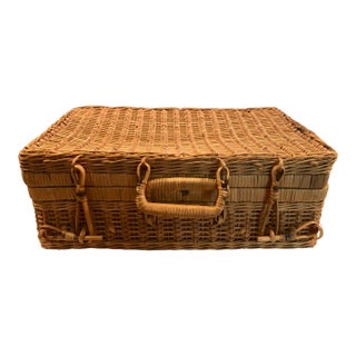 Vintage Wicker Picnic Basket For Sale