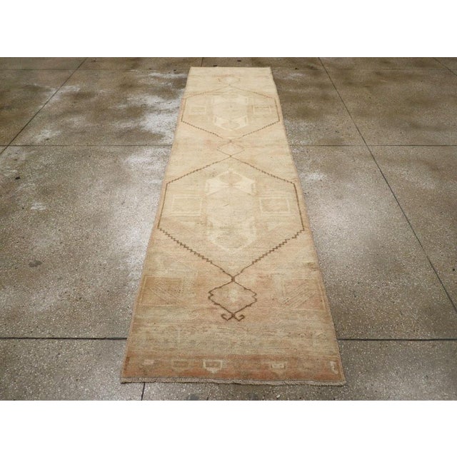 Galerie Shabab Collection Mid-20th Century Turkish Anatolian Runner For Sale - Image 4 of 10