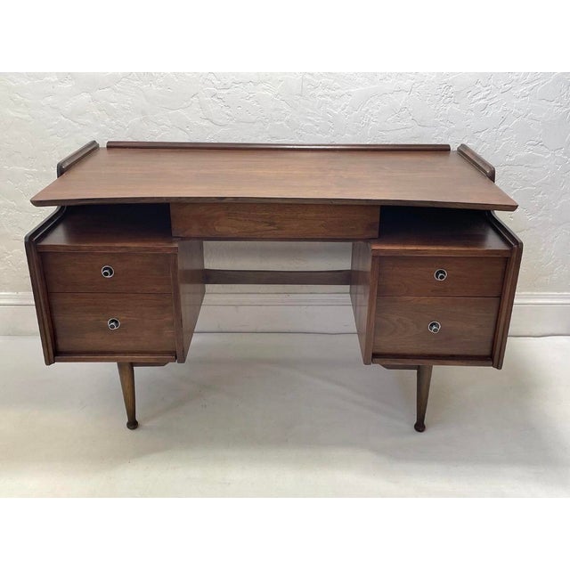 1960s Mid Century Modern Mainline Hooker Walnut Double Pedestal Floating Top Desk For Sale - Image 11 of 12