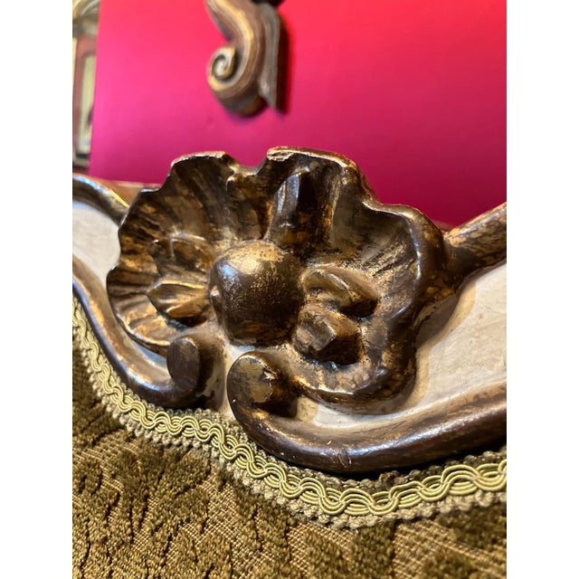 Baroque 17th Century Italian Baroque Louis XIV Lacquered and Parcel Gilt Sofa For Sale - Image 3 of 12