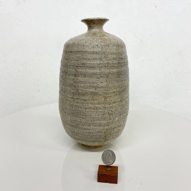 David Cressey 1960s Mid-Century Modern Mottled Earth Speckled Pottery Vase For Sale - Image 4 of 12