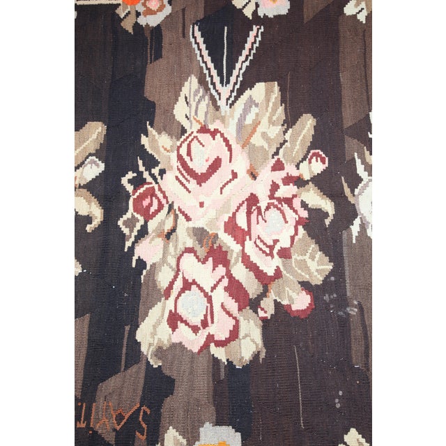Vintage Turkish Karabağ Kilim With Rose Bouquets – Handwoven Floral Flatweave Kilim Rug -6' X 11' 9'' For Sale In Tampa - Image 6 of 13