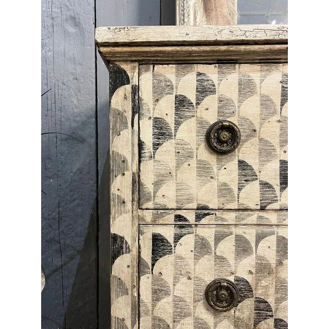 Italian Chests of Drawers in Pinewood, Early 20th Century, Set of 2 For Sale - Image 6 of 7