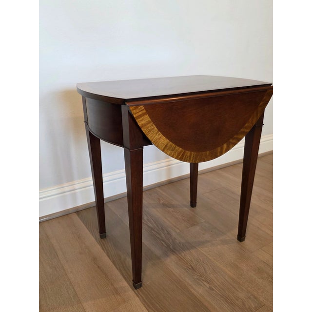 American American Federal Style Cross-Banded Matched Mahogany Drop-Leaf Extending Occasional Table Signed Baker Furniture For Sale - Image 3 of 17