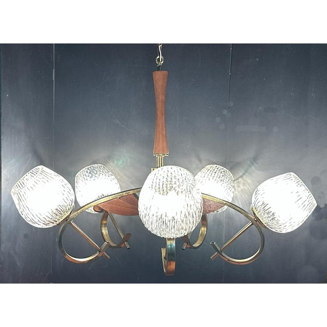1960s Japanese Wood and Brass 5-Light Tulip Chandelier With Original Textured-Glass Shades For Sale In New York - Image 6 of 12