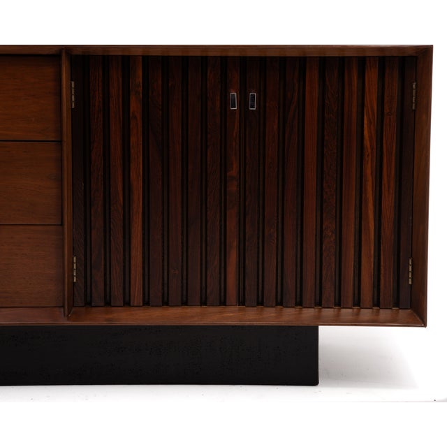 Lane "Tower Suite" Credenza Walnut Rosewood Chrome Mid Century 1970s For Sale - Image 16 of 18