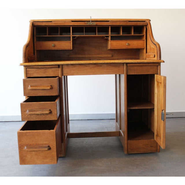 American Desk in Light Oak, Late 19th Century For Sale - Image 6 of 15